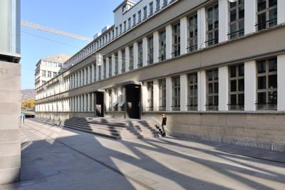 GEZE Türautomatik in den Eingangsbereichen des Sihlpost-Gebäudes (Bildrechte: Max Dudler Architekten AG)