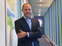  Michael Holdenried, Direktor akf agrarfinanz, freut sich zusammen mit seinem Team 