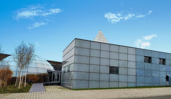 Pavillon_mit_blauem_Himmel-Foto-CAE-Stephan-Weismann.jpg