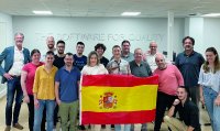 Gemeinsam mit dem Besuch aus der Zentrale in Wuppertal feierte das spanische Team die Fusion.