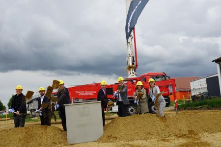 Grundsteinlegung neue Service - Niederlassung München in Moosburg