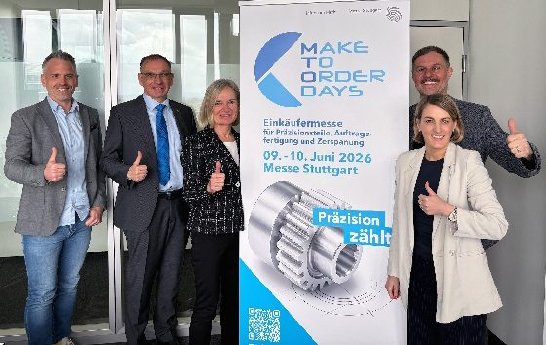 PM2026-05_EVO-Kooperation_Messe-Stuttgart_Juergen-Widmann_u_Messeteam_MTO_Days_560x354.jpg