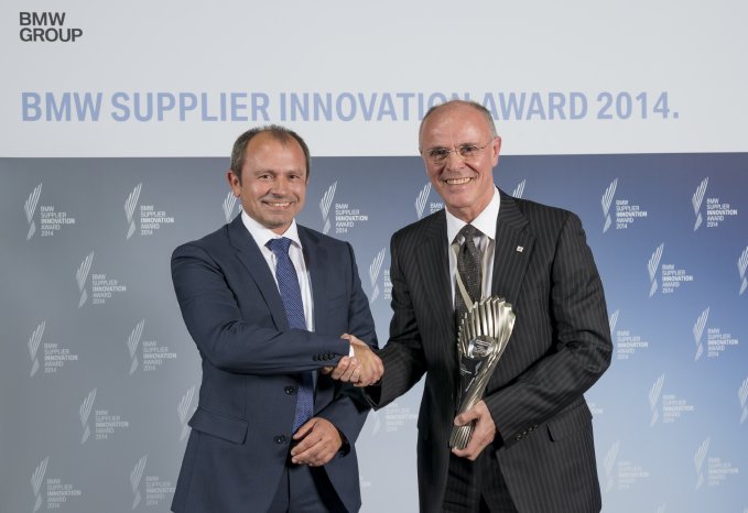 BMW_BSEU CEO with BMW Innovation Award for Efficient_Dynamics.jpg