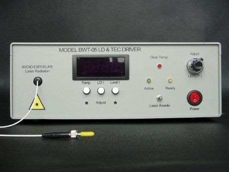 Fasergekoppeltes-High-Power-Laserdiodensystem für Forschung und Lehre.jpg