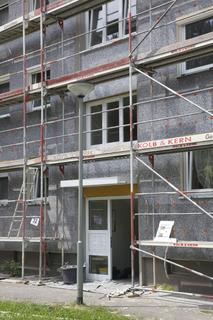 Schlank und leistungsstark an der Fassade: Die neue Dämmplatte S 024 von Caparol kam in Frankfurt-Dornbusch zu ihrem ersten Großeinsatz (Foto: Caparol Farben Lacke Bautenschutz/Claus Graubner)