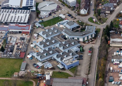 PM 15_25 Bild 1 Gewerbe Akademie Schopfheim_euroluftbildde_Werner Riehm.jpg