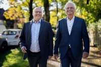 PCS Geschäftsführer Ulrich Kastner-Jung und Walter Elsner freuen sich über die starken Geschäftszahlen.