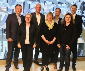 v.l.n.r.: Michael Kynast Messe Erfurt GmbH, Ulrike Köppel Weimar GmbH, Wolfgang Tiefensee Wirtschaftsminister Thüringen, Cathrin Swillus Erfurt Tourismus & Marketing GmbH, Carsten Müller JenaKultur, Cindy Trost Weimar GmbH, Christian Fothe Arena GmbH Erfurt / Foto: Messe Erfurt GmbH