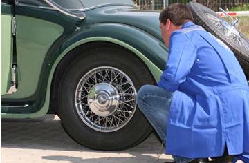 Bieten online schnellen Draht zum Oldtimer-Gutachter: TÜV SÜD ClassiC