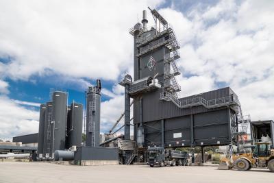 Das 2011 errichtete Asphalt-Mischwerk-NRW ist mit der neuesten digitalen Technik ausgerüstet.