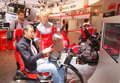 Rennsimulator 2010 IAA.JPG