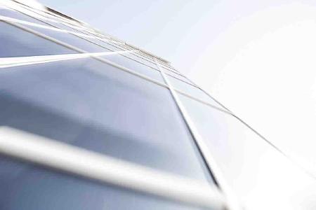 The F 1200 Electric turn-and-tilt hardware – ideal for large and heavy bottom-hung windows / It can be integrated into a KNX building bus unit via the IQ box KNX interface module / Photos: GEZE GmbH
