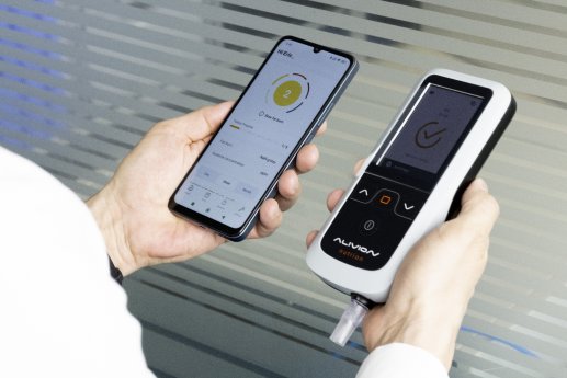 Alivion_Nutrion_smartphone_assisted_breath_acetone_analyzer.jpg