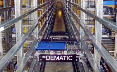 Herzstück der automatisierten Order Fulfillment-Lösung von Dematic für die Protein-Industrie, die speziell für die Lieferkette der Fleisch-, Geflügel und Fischindustrie entwickelt wurde, ist ein Dematic Multishuttle. (Foto: Dematic)