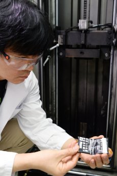 Bild_LG GG_Schlagtest.jpg