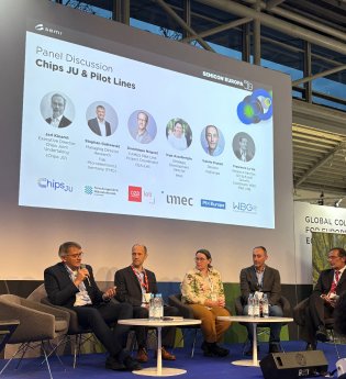 Podiumsdiskussion_SEMICON Europa 2025.jpg