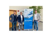 V.l.n.r.: Fabian Strodl (Distribution Account Manager Indirect Sales, SMC Deutschland GmbH), Gerhard Schlecker (Leiter Vertrieb, NOLD Hydraulik + Pneumatik GmbH), Markus Radlhamer (Team Manager Indirect Sales, SMC Deutschland GmbH)