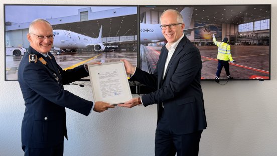 1920_2026-09-01_pr-image_ltt-demar-147-urkunde_high-res_copyright_lufthansa-technical-training.jpg