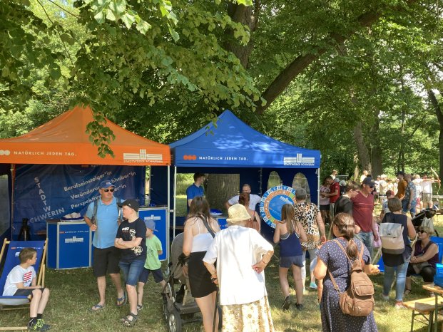 SWS Stand auf Kaninchenwerder beim Stadtwerke Strandfest.JPG