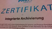 Die Urkunde des TÜV Hessen für die elektronische Archivierung steht auf den Seiten der PRAXIS Software AG zum Download bereit.