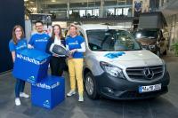 Übergabe des „Rollenden Botschafters“ für den Freiwilligentag; von links: Selma Rapek, Roderick Haas (beide Organisationsteam Freiwilligentag bei der Metropolregion Rhein-Neckar GmbH), Melanie Lanz (Mercedes-Benz Nutzfahr-zeugzentrum, Verkaufsleitung Transporter Mannheim und Landau), Kirsten Korte (Geschäftsführerin Verein Zukunft Metropolregion Rhein-Neckar)
