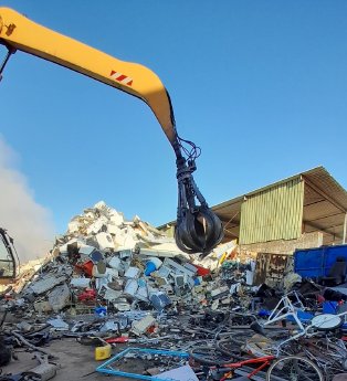 Trennen Sie sich von Ihrem Metallschrott mithilfe der Schrottabholung Dortmund….jpg