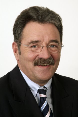 Jürgen _Topp _Vorstand_CURSOR_portrait.jpg