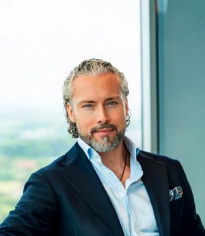 Profilbild Prof. Dr. Moritz E. Behm.png