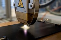 Oberflächenaktivierung mit statischem Atmosphärendruckplasma (Foto: SKZ)