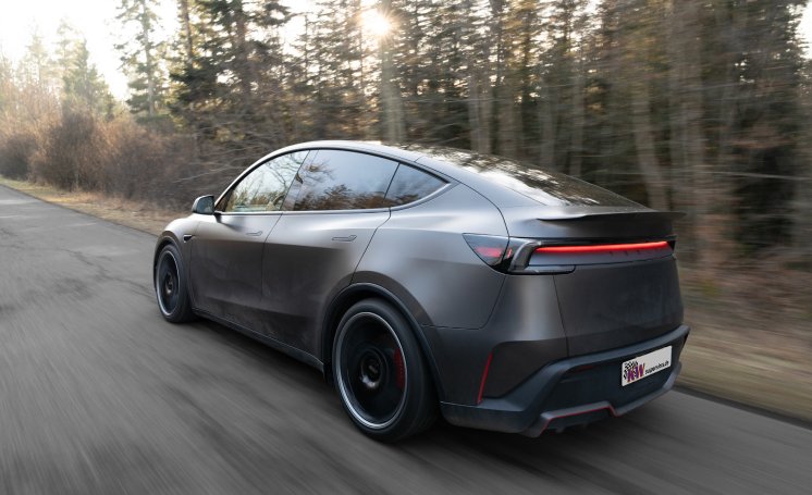 KW_DDC_Tesla_Model_Y_Facelift_Fahraufnahme_0002.jpg