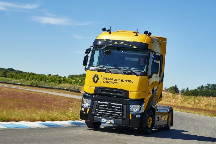 Renault_Trucks_IAA_2018_T_RS_01.jpg