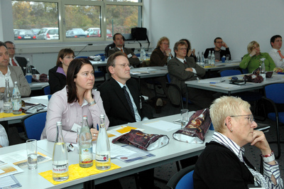 Spannende Vorträge und Diskussionen bestimmten den Fachtag für das Rechnungswesen der cormeta ag Anfang November in Ettlingen. Über 30 Teilnehmer, darunter langjährige Bestandskunden, informierten sich über Neuheiten von SAP und cormeta für Finanzbuchhaltung und Controlling.