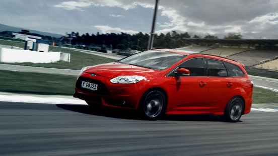 FORD_IMG_Focus-Rennstrecke.jpg