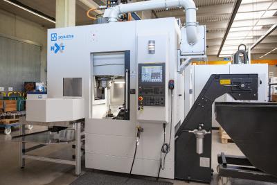 Die Schuster nxt ist die aktuelle Vertikaldrehmaschine der Schuster Maschinenbau GmbH. Zusammen mit dem Project-Engineering-Team von CERATIZIT wurde ein Werkzeugkonzept ausgearbeitet, mit dem sich auch komplexeste Bauteile in höchster Qualität realisieren lassen