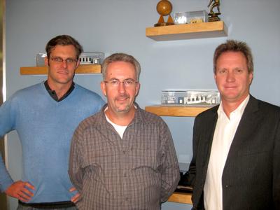 Von links: Nick Wilson (Software-Projektmanager bei Ultra Litho), Mark O'Brien und Graeme Futter (Vertriebs- und Marketingmanager von Ultra Litho)