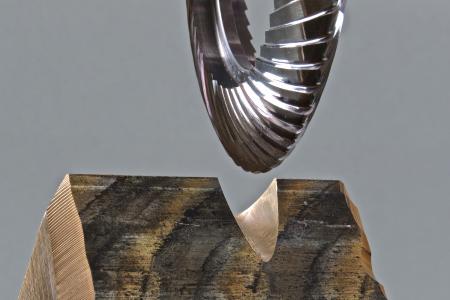 Double sided milling disc and its produced marks