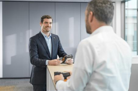 Der neue Geschäftsführer von Weidmüller Deutschland, Dr. Christian von Toll setzt auf den Dialog mit seinen Kunden