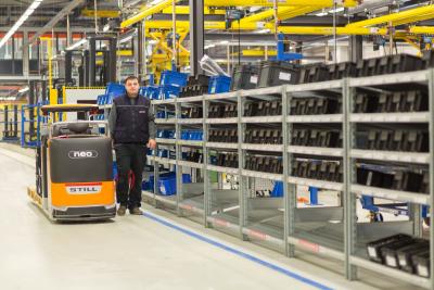 Mit dem autonom agierenden STILL iGo neo CX 20 und dem intelligenten Würth iSHELF werden alle überflüssigen Arbeitsschritte vermieden und die Logistikprozesse im STILL Werk optimiert