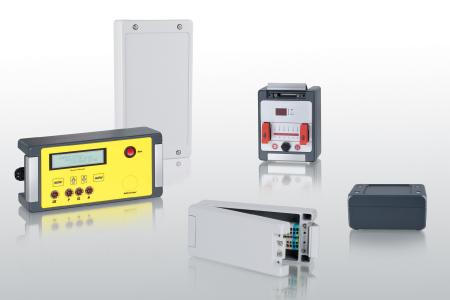 BOPLA bietet seine Aluminiumdruckgussgehäuse der Bocube Alu Baureihe ab sofort mit drei verschiedenen Verschlussoptionen an: Standard, Schnellverschluss und scharnierlos