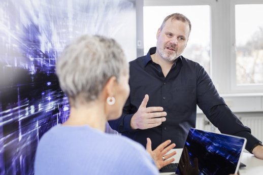 Oliver-Schulze-im-Interview-KI.jpg