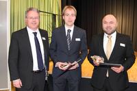 v.l.n.r.: Prof. Daniel Benkert, GGS; Philipp Aminski, Zweitplatzierter beim Young Talent Award; Argang Ghadiri, Sieger beim Young Talent Award
