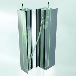 Der 5-Kammer-Profilaufbau der Schüco AD UP bietet höchste Stabilität und unterstützt die Kabelführung für eine intelligente Türkommunikation und Zutrittskontrolle. (c) Schüco International KG