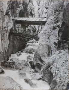 Bogenbruecke mit Dach zu Betriebszeiten / Bildnachweis: Ed. Züblin AG, Foto: Angelika Warmuth