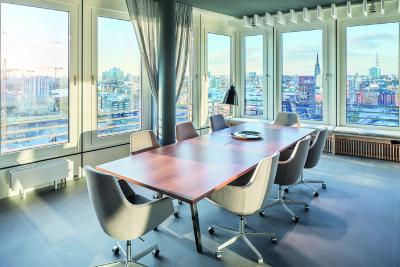 Der Schüco Showroom Hamburg vereint auf 752 Quadratmetern moderne Büroräume und vielfältig nutzbare Ausstellungsflächen. Bild: Schüco International KG