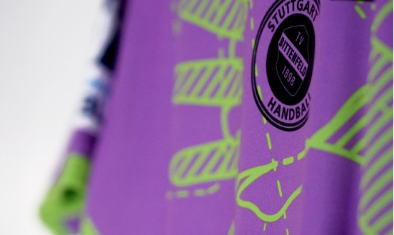 studiokurbos_Press_Nachhaltigkeitstrikot_TVB Stuttgart_1.png