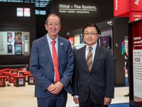 The deal was sealed at the SPS: Eplan Managing Director Haluk Menderes and CADENAS Managing Director Terry Jonen agreed to form a technology partnership