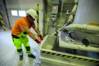 Bei ETEX Siniat wird der (eigentlich mobile) Sauger vom Typ DA 5150 als zent-rale Saugstation genutzt.