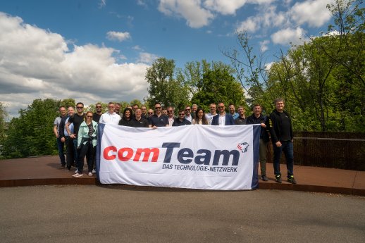 1_PI_comTeam 'Business and Wine'.jpg