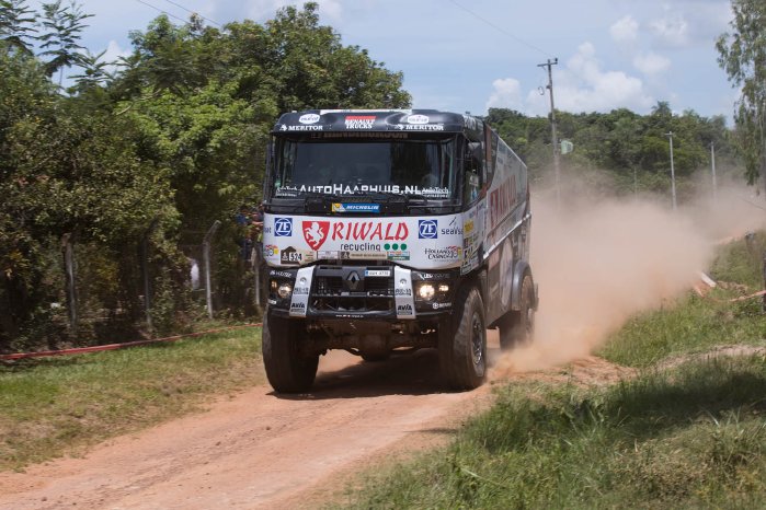 Renault_Trucks_Rally_Dakar_2017_04.jpg