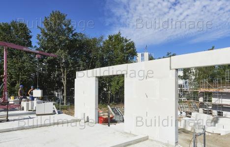Beim UNIKA Planelemente Bausystem werden die objektspezifischen Wandbausätze nach den individuellen Entwürfen des Architekten produziert und geliefert / Foto: UNIKA/Sven-Erik Tornow